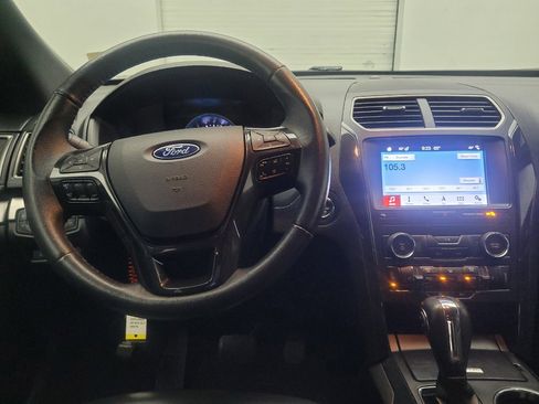 Used 2019 Ford Explorer XLT w/ Equipment Group 202A FWD image 22