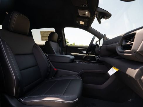 New 2025 Chevrolet Silverado EV LT image 12