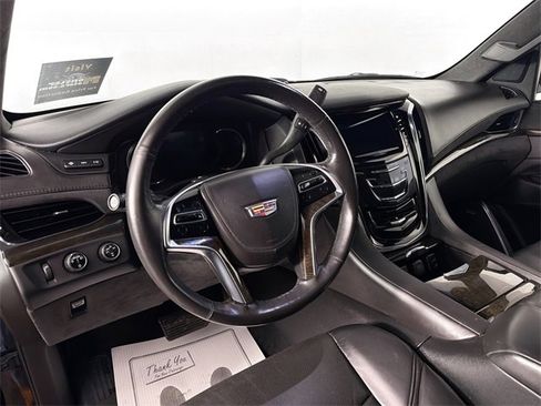 Used 2016 Cadillac Escalade Platinum image 9