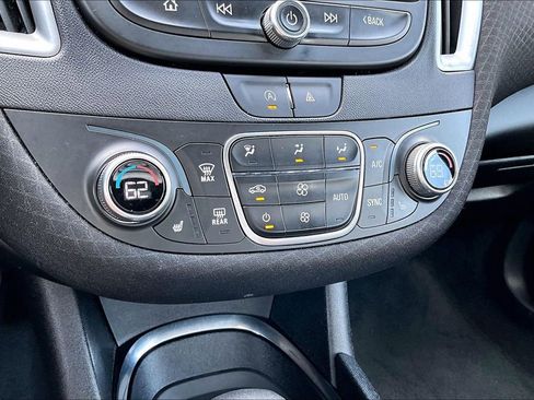 Used 2024 Chevrolet Malibu LT FWD image 29