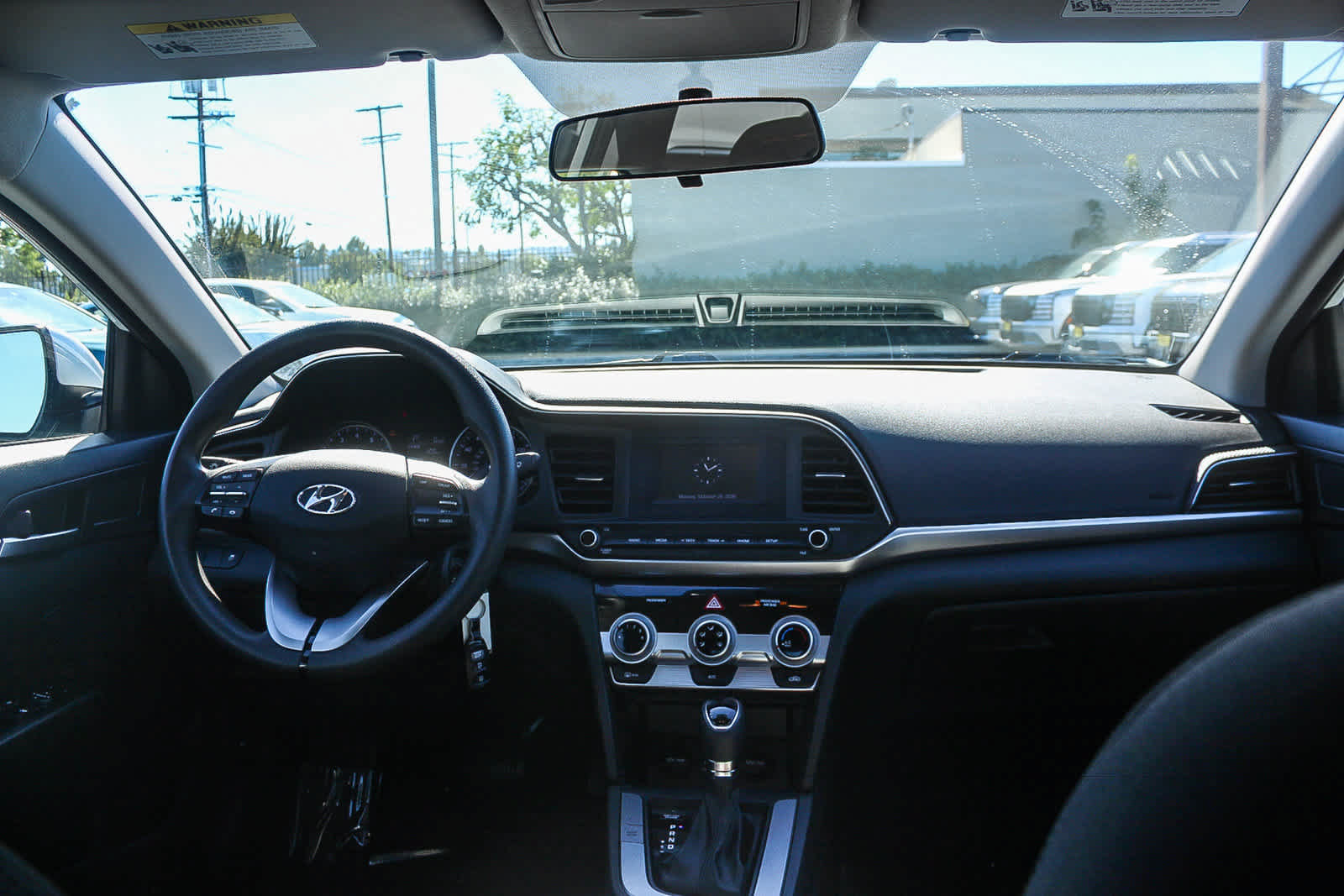 Used 2019 Hyundai Elantra SE w/ Cargo Package FWD image 16