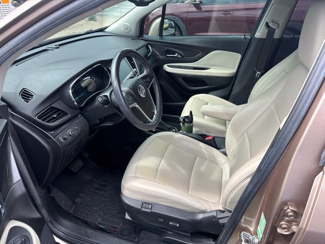 Used 2018 Buick Encore Essence FWD image 3