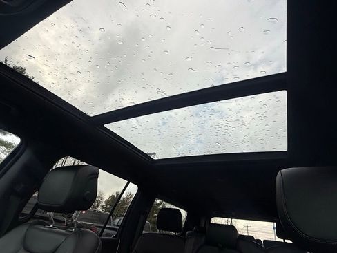 Used 2022 Jeep Wagoneer Series II w/ Premium Group I image 2