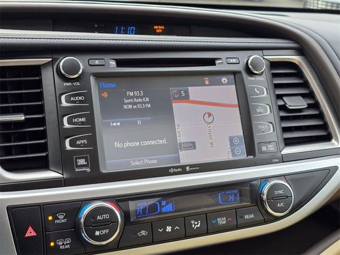 Used 2015 Toyota Highlander Limited Platinum image 23