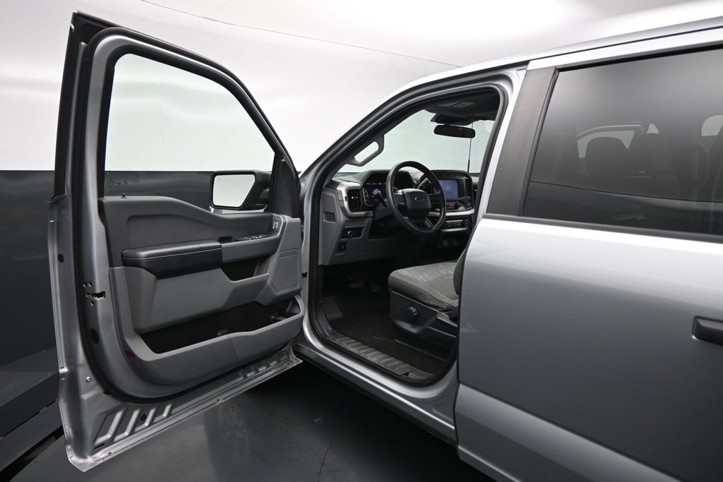 Used 2022 Ford F150 XLT w/ Trailer Tow Package AWD/4WD image 8
