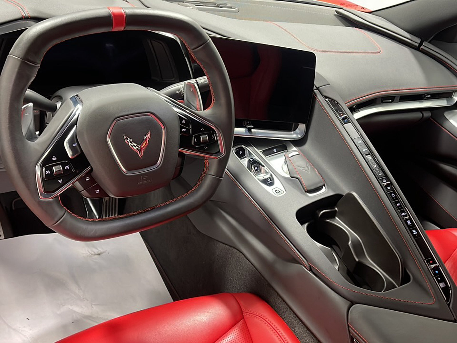 Used 2022 Chevrolet Corvette Stingray Coupe w/ Battery Protection Package RWD image 3