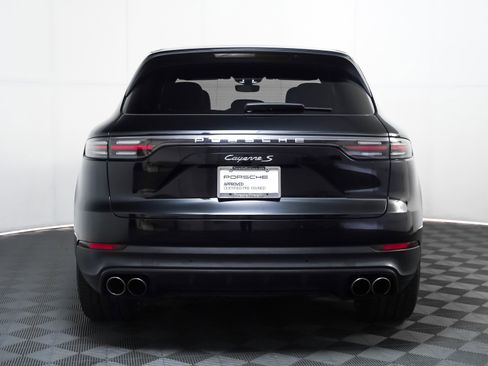 Used 2023 Porsche Cayenne image 11
