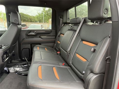 Used 2024 GMC Sierra 2500 AT4 w/ AT4 Premium Plus Package AWD/4WD image 18