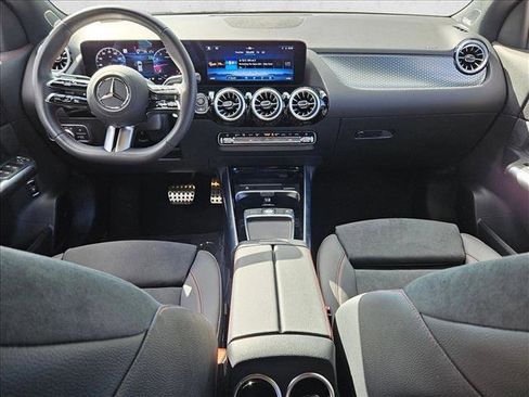 Used 2025 Mercedes-Benz GLA 250 image 17