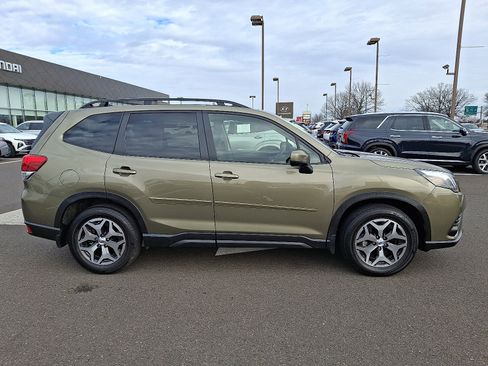 Used 2024 Subaru Forester Premium image 7