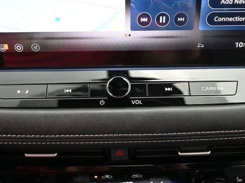 Used 2025 Nissan Rogue Platinum w/ Platinum Premium Package FWD image 23