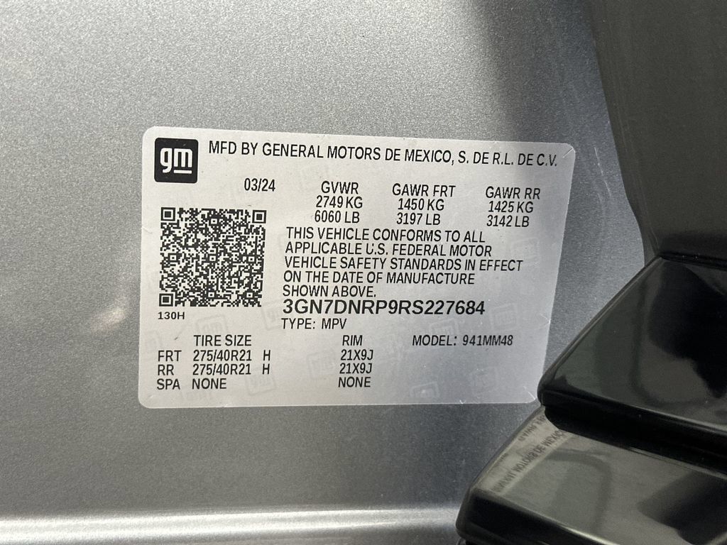 Used 2024 Chevrolet Equinox EV RS FWD image 34