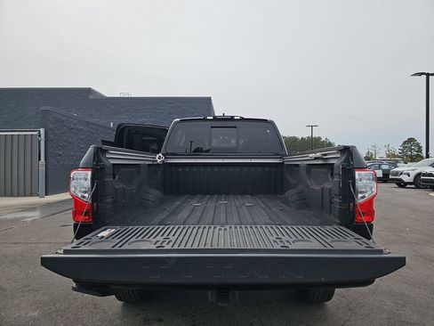 Used 2024 Nissan Titan SV w/ SV Convenience Package image 16