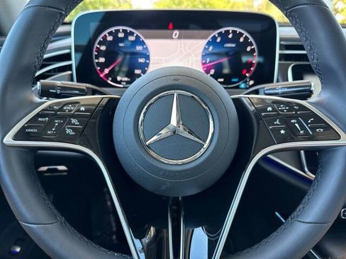 Used 2025 Mercedes-Benz E 350 Sedan image 28