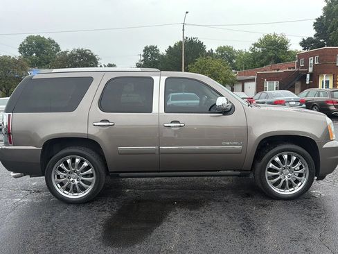 Used 2013 GMC Yukon Denali AWD/4WD image 4