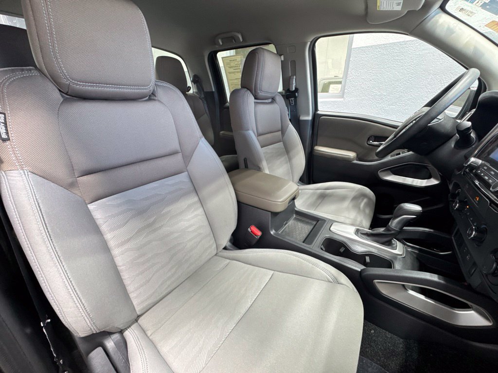 Used 2024 Nissan Frontier SV AWD/4WD image 26