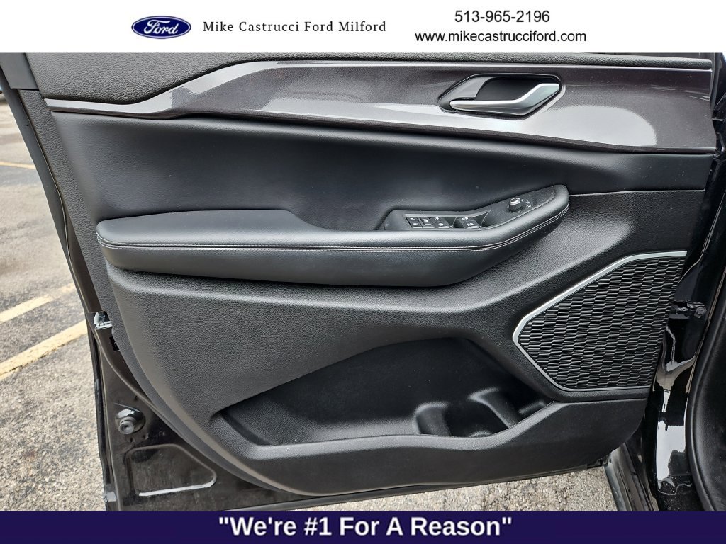 Used 2022 Jeep Grand Cherokee Altitude AWD/4WD image 22