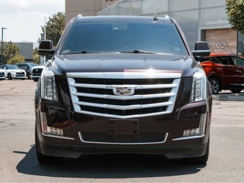 Used 2017 Cadillac Escalade ESV Premium Luxury AWD/4WD image 2