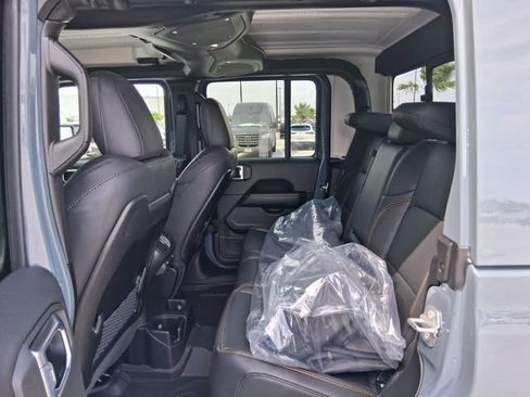 New 2026 Jeep Gladiator Sport image 21