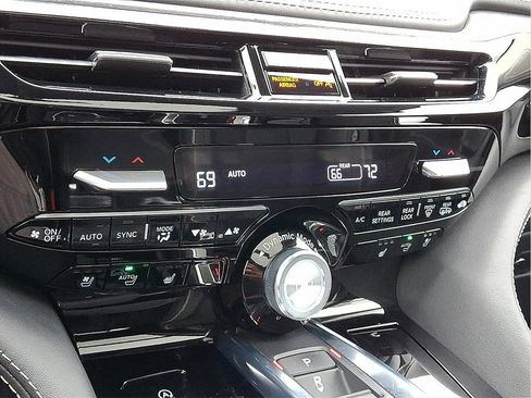 Used 2022 Acura MDX Advance image 17