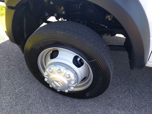 New 2026 RAM 5500 Tradesman w/ Chrome Appearance Group image 9