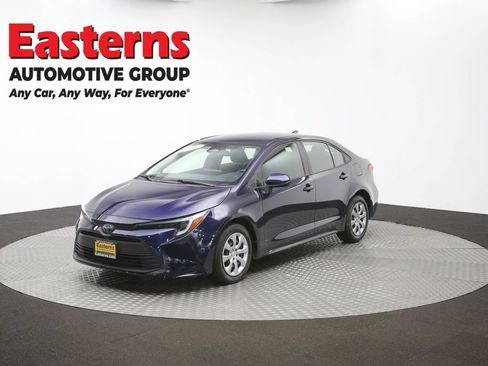Used 2023 Toyota Corolla LE w/ Carpet Mat Package (TMS) FWD image 50