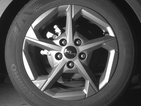 Used 2025 Kia K4 LXS image 15