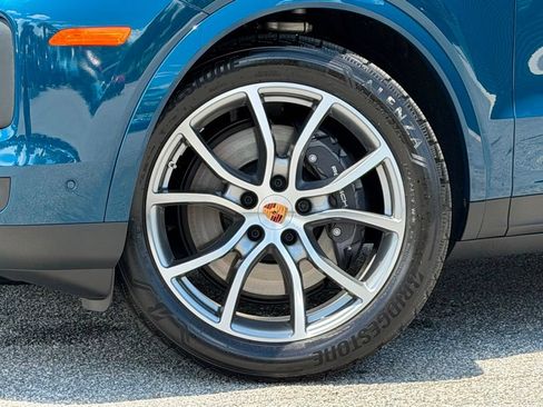 Certified 2026 Porsche Cayenne AWD/4WD image 27