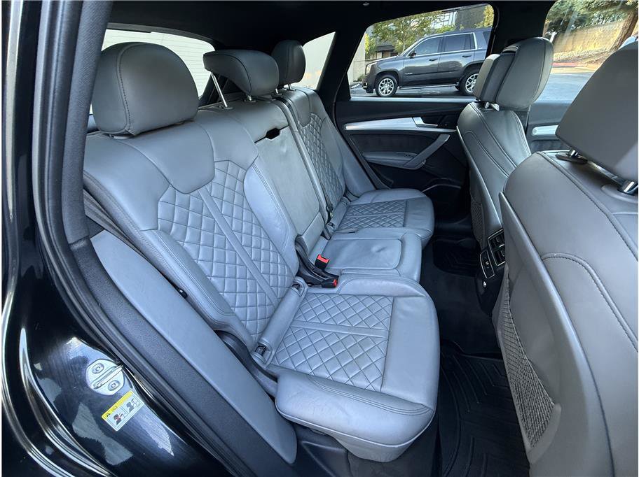 Used 2018 Audi SQ5 Premium Plus w/ S Sport Package AWD/4WD image 19