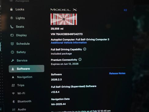 Used 2022 Tesla Model X Plaid image 32