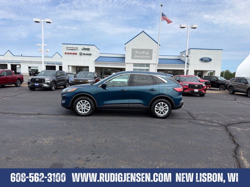 Used 2020 Ford Escape SE AWD/4WD image 2