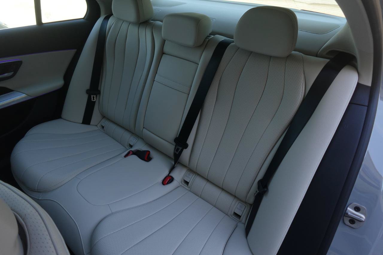 Used 2024 Mercedes-Benz E 350 4MATIC Sedan image 11