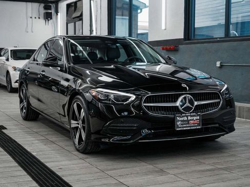 Used 2025 Mercedes-Benz C 300 4MATIC Sedan image 3