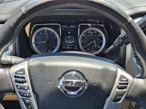 Used 2018 Nissan Titan SV w/ SV Convenience Package AWD/4WD image 16