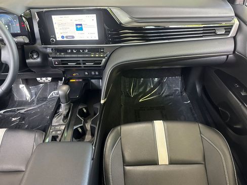 Used 2025 Toyota Camry SE FWD image 33