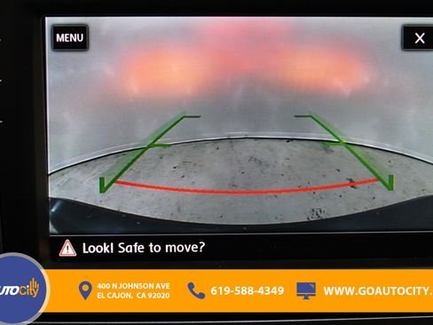 Used 2017 Volkswagen Golf S image 11