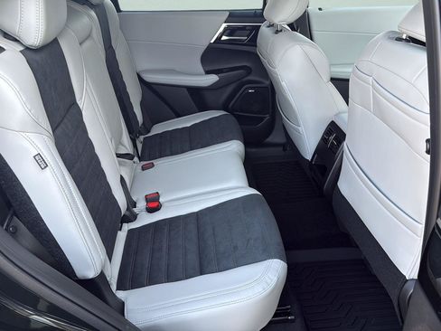 New 2026 Mitsubishi Outlander SE FWD image 26