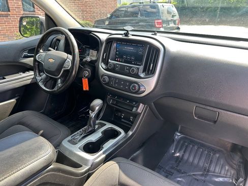 Used 2022 Chevrolet Colorado LT w/ Fleet Safety Package RWD image 16