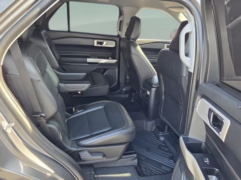 Used 2021 Ford Explorer Limited w/ Equipment Group 301A RWD image 14
