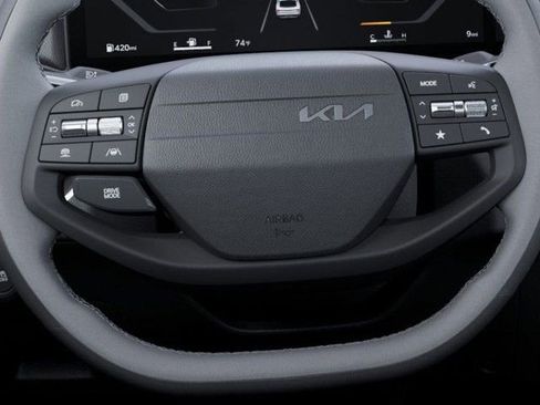 New 2025 Kia K4 EX image 25
