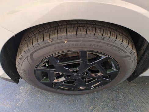 New 2026 Kia Carnival SX w/ SX Dark Edition Package FWD image 13