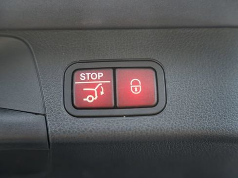Certified 2023 Mercedes-Benz GLB 250 4MATIC image 11