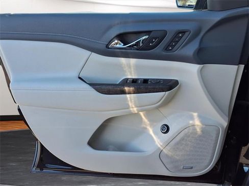 Certified 2023 GMC Acadia Denali w/ Black Diamond Edition image 16