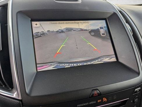 Used 2019 Ford Edge Titanium image 13