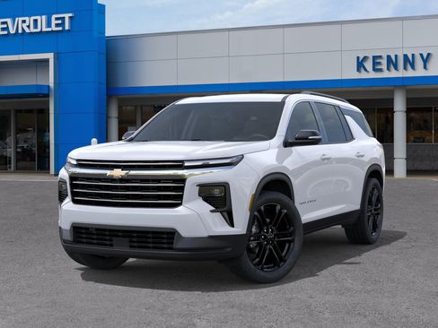 New 2026 Chevrolet Traverse LT w/ Driver Confidence Package FWD image 6