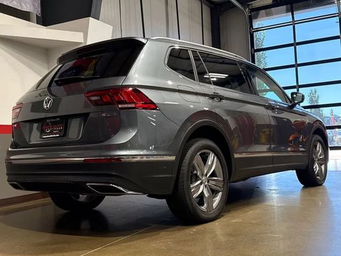 Used 2021 Volkswagen Tiguan SEL AWD/4WD image 47