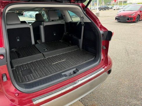 Used 2020 Toyota Highlander Platinum AWD/4WD image 18