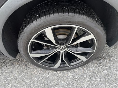 Used 2024 Volkswagen Tiguan SEL R-Line image 13