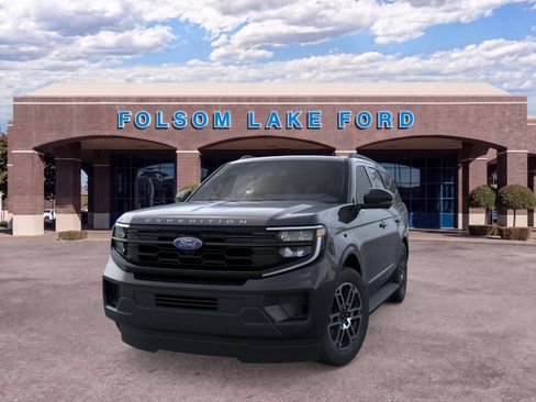 New 2026 Ford Expedition Active AWD/4WD image 2