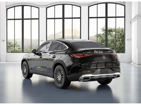 Used 2025 Mercedes-Benz GLC 300 4MATIC image 28